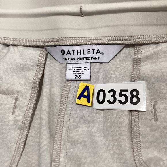 Athleta Venture Printed Pant - Picture 6 of 6